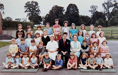 The school pupils in 1965/66. The Cook in white is Colin Higgs’ mother Natalie