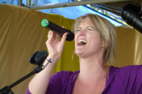 Haley Wilkinson is in fine voice for her soundcheck